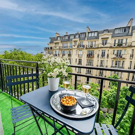 Le Cercle Tour Eiffel Hotel París