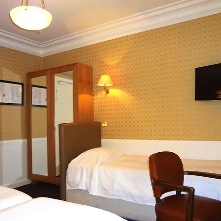 Le Cercle Tour Eiffel Hotel 3*
