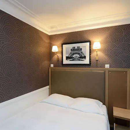 Le Cercle Tour Eiffel Hotel 3*