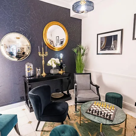 Le Cercle Tour Eiffel Hotel