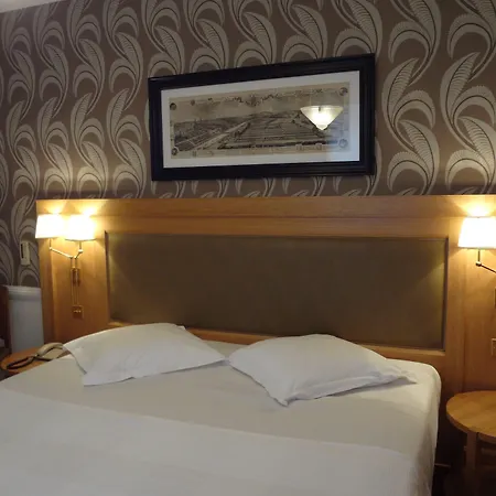 Отель Le Cercle Tour Eiffel Париж