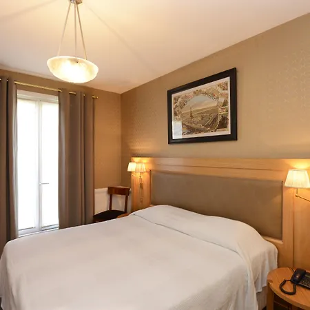 Le Cercle Tour Eiffel 3*