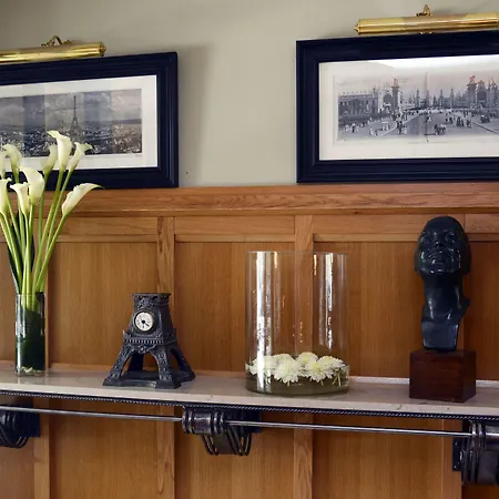 Le Cercle Tour Eiffel Отель 3*