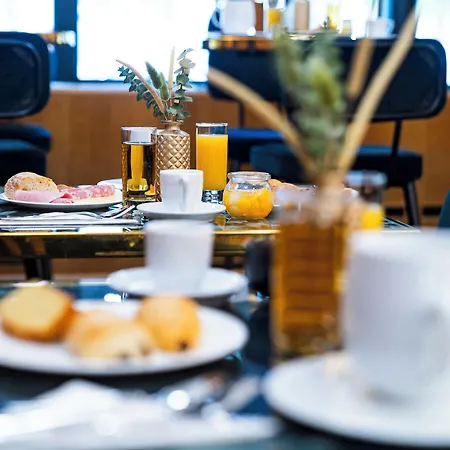 Le Cercle Tour Eiffel Париж