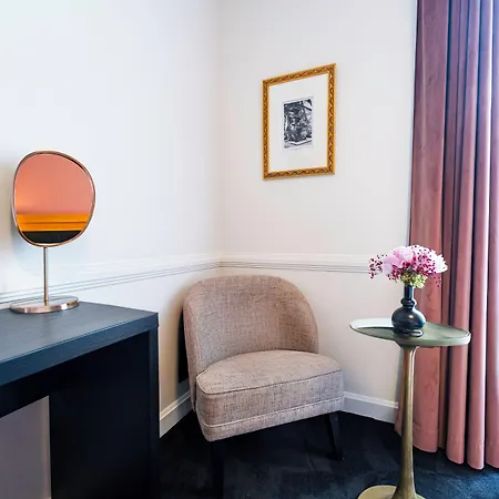 Le Cercle Tour Eiffel Париж