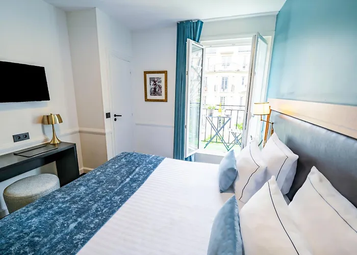 Le Cercle Tour Eiffel 3*