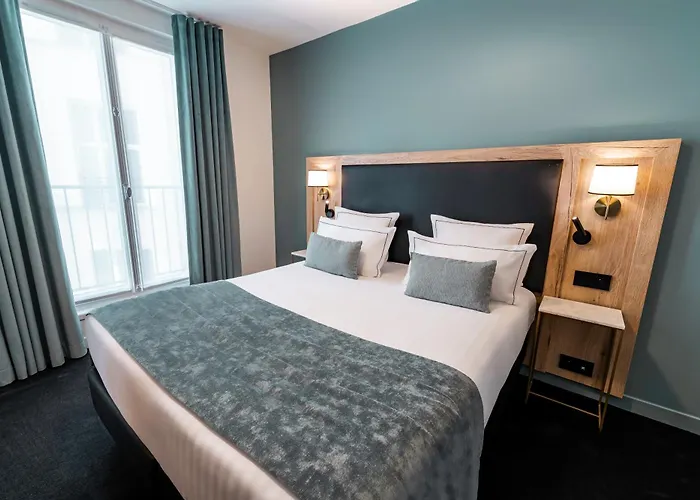 Le Cercle Tour Eiffel Hotel 3*