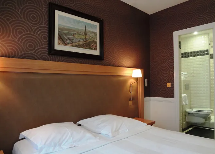 Le Cercle Tour Eiffel 3*