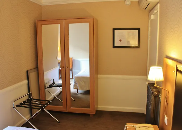 Le Cercle Tour Eiffel Hotel 3*