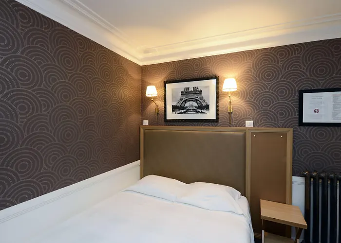 Le Cercle Tour Eiffel Hotel 3*