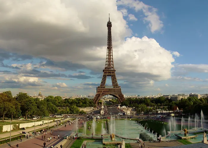 Le Cercle Tour Eiffel 3* Parigi
