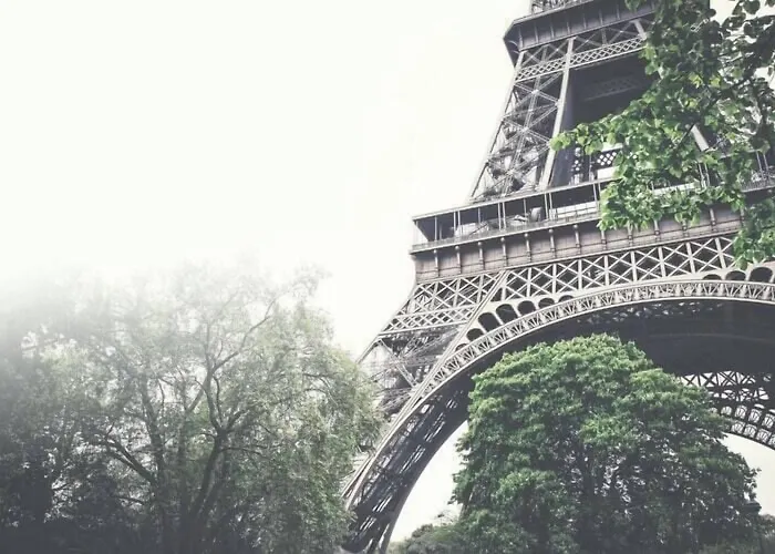 Le Cercle Tour Eiffel 3*