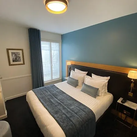 Le Cercle Tour Eiffel Hotel