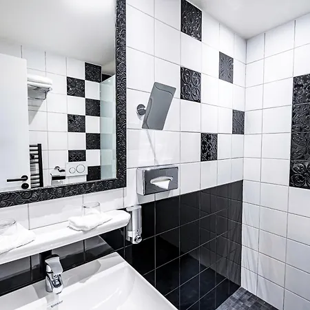Hotel Le Cercle Tour Eiffel 3*