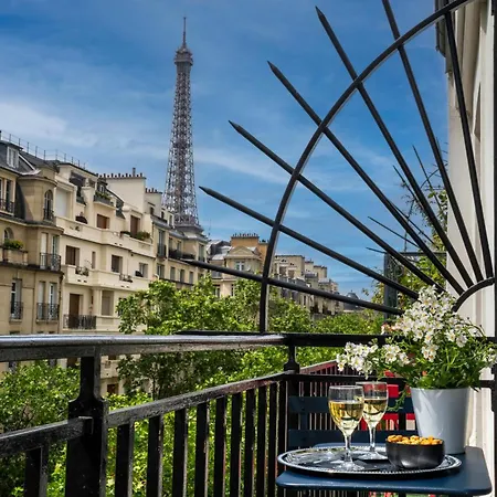 Le Cercle Tour Eiffel 3*
