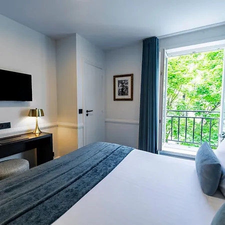 Le Cercle Tour Eiffel Hotel