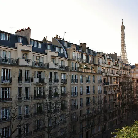 Le Cercle Tour Eiffel Hotel 3*