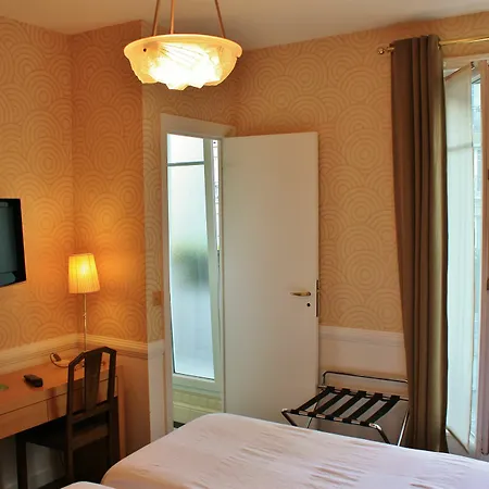 Hotel Le Cercle Tour Eiffel 3*