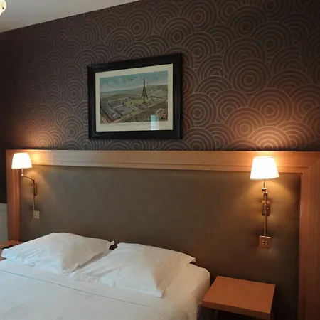 Le Cercle Tour Eiffel Hotel