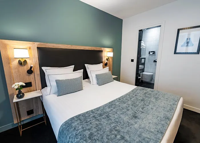 Le Cercle Tour Eiffel Hotel 3*