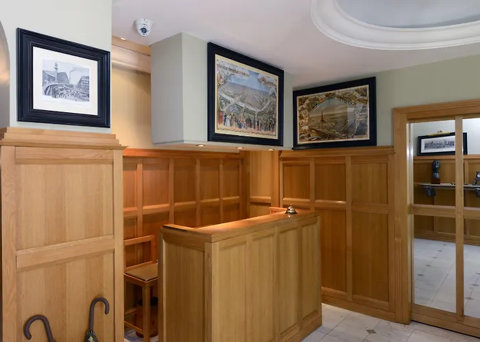 Le Cercle Tour Eiffel Hotel 3*