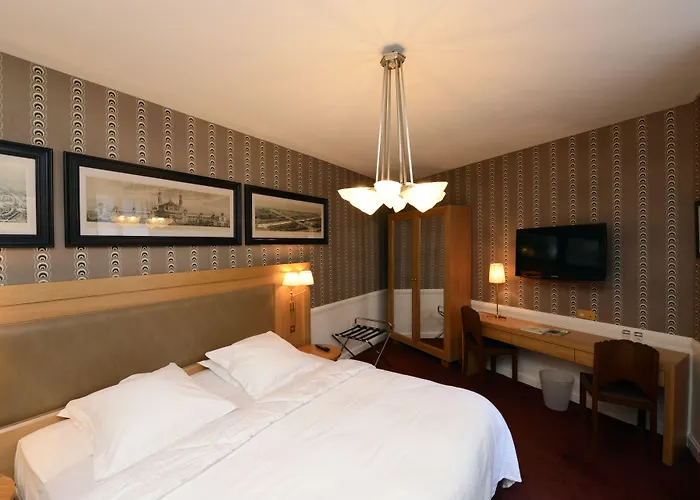 Le Cercle Tour Eiffel 3* Paris