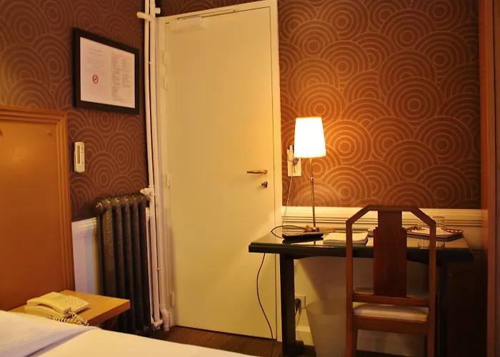 Le Cercle Tour Eiffel 3*