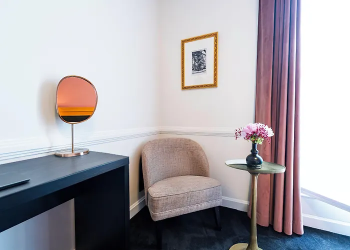 Le Cercle Tour Eiffel Paris