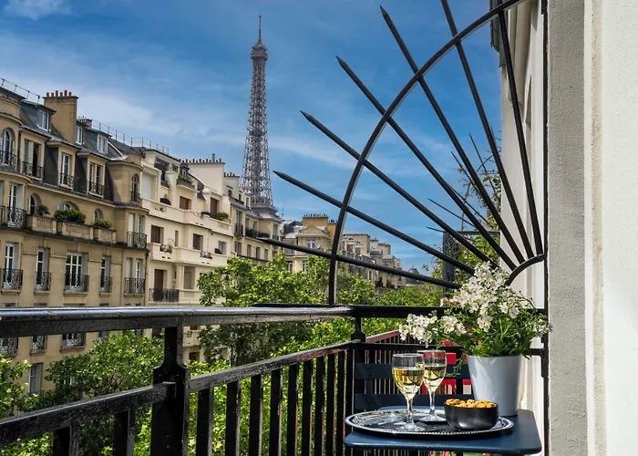 Le Cercle Tour Eiffel Hotel
